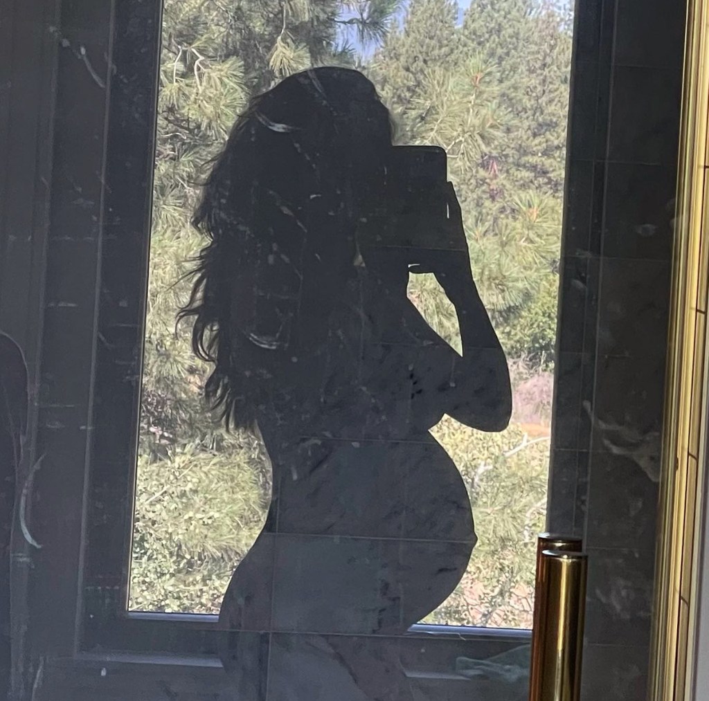 Bianca posted a picture of her pregnant belly 