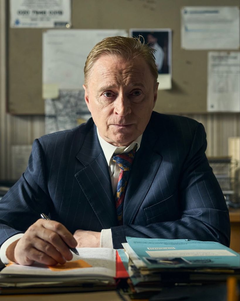 Robert Carlyle plays Dave Cook