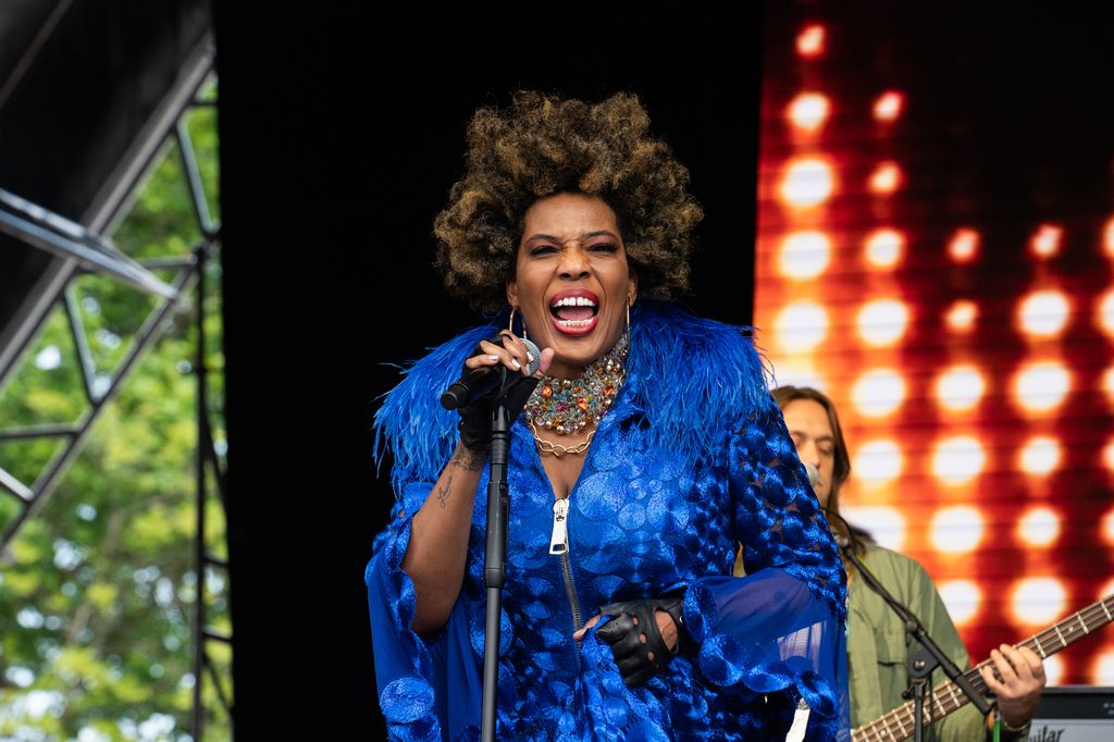 Macy Gray performing at Mighty Hoopla