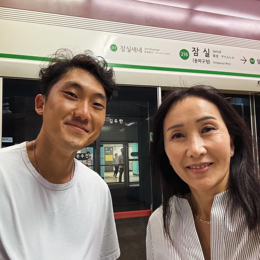 Jackson Kim and his mom Mia Rhee