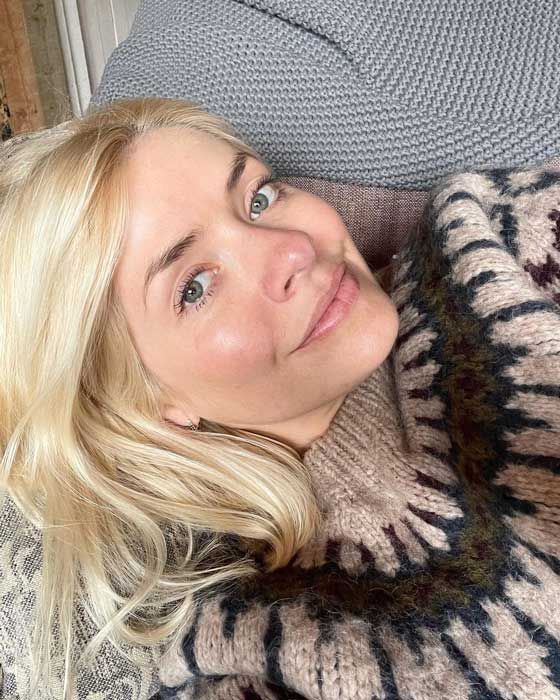 holly willoughby make up free