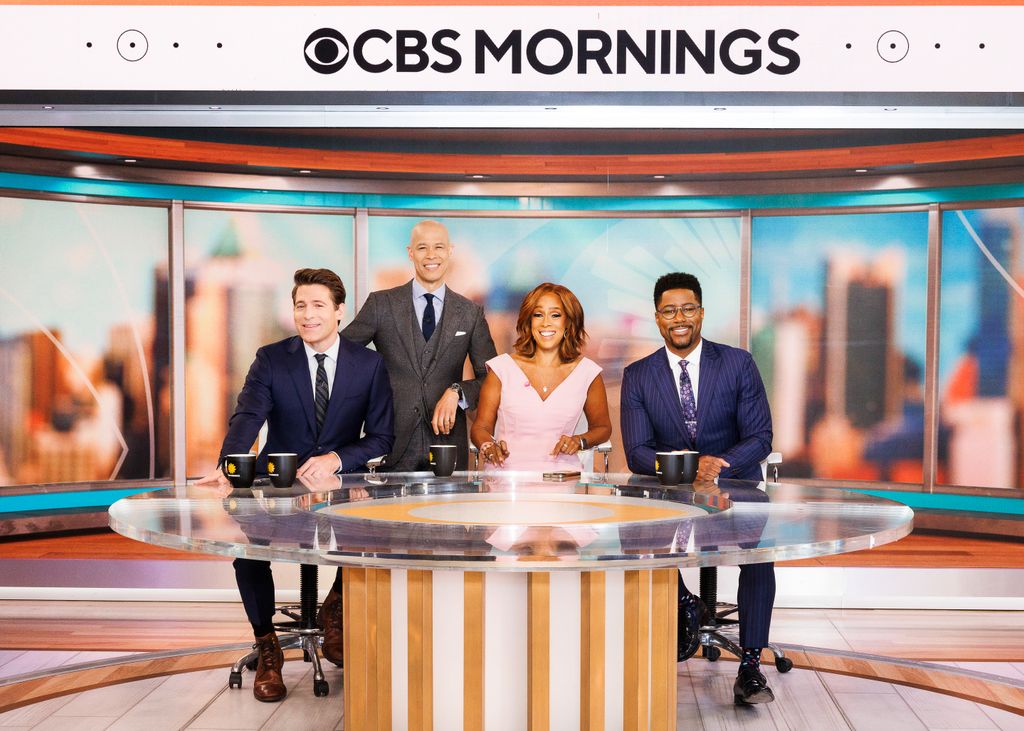 CBS Mornings co-anime Gayle King, Tony Dokoupil, Nate Burleson, avec le présentateur et correspondant de CBS Mornings et CBS News Streaming Network, Vladimir Duthiers