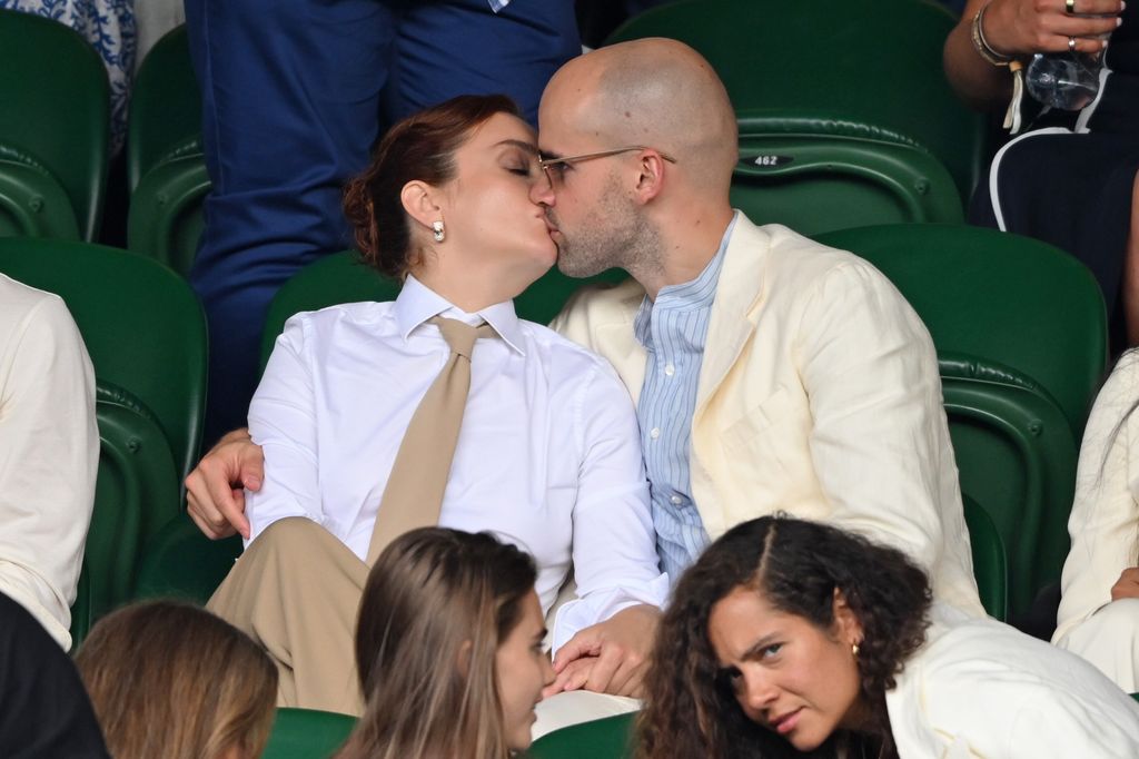 Who is Olivia's co-star boyfriend?