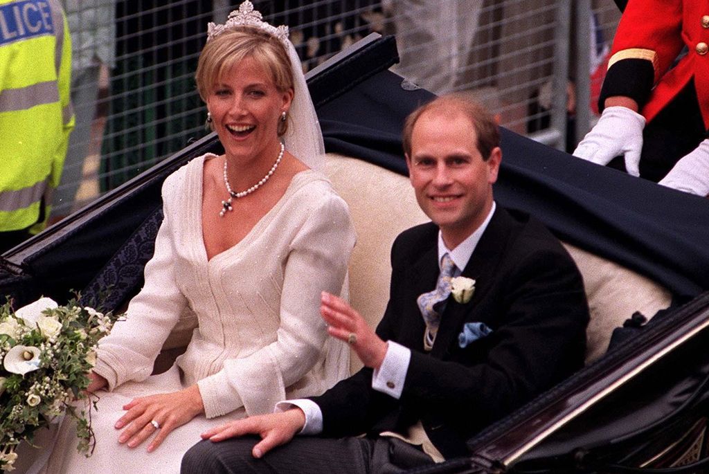 Prince Edward and Duchess Sophie in their wedding carriage