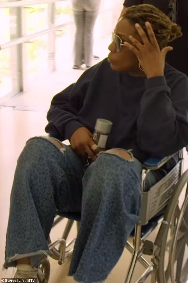 macy gray in wheelchair