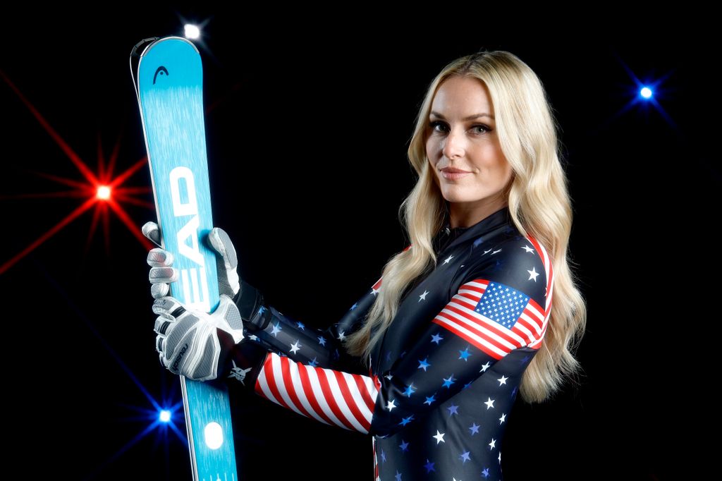 Lindsey posant pour l'équipe américaine avec des skis