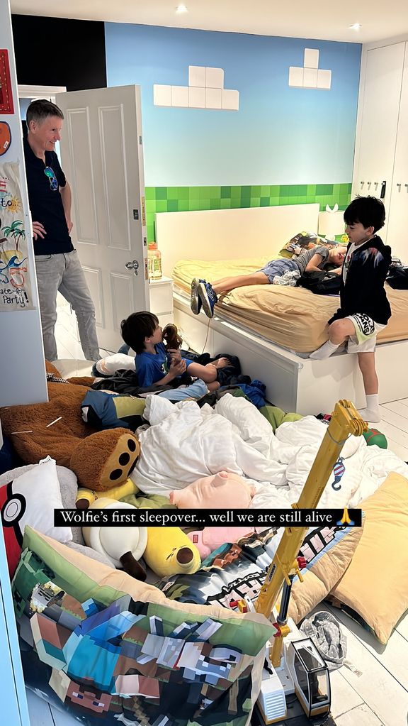 Dara Huang's son in his Minecraft bedroom