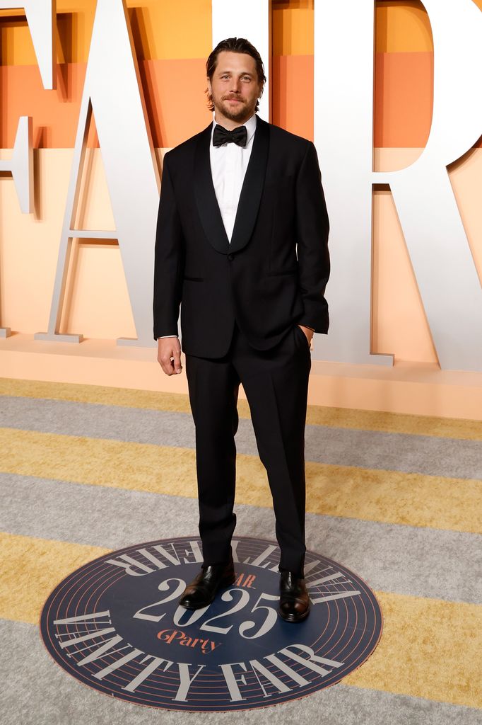 Ben Robson attends the 2025 Vanity Fair Oscar Party hosted by Radhika Jones at Wallis Annenberg Center for the Performing Arts on March 02, 2025 in Beverly Hills, California