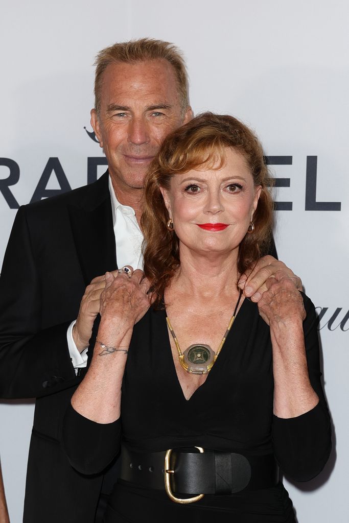  Kevin Costner and Susan Sarandon attend the Better World Fund Gala during The 81st Venice International Film Festival at Gritti Palace on September 05, 2024 in Venice, Italy