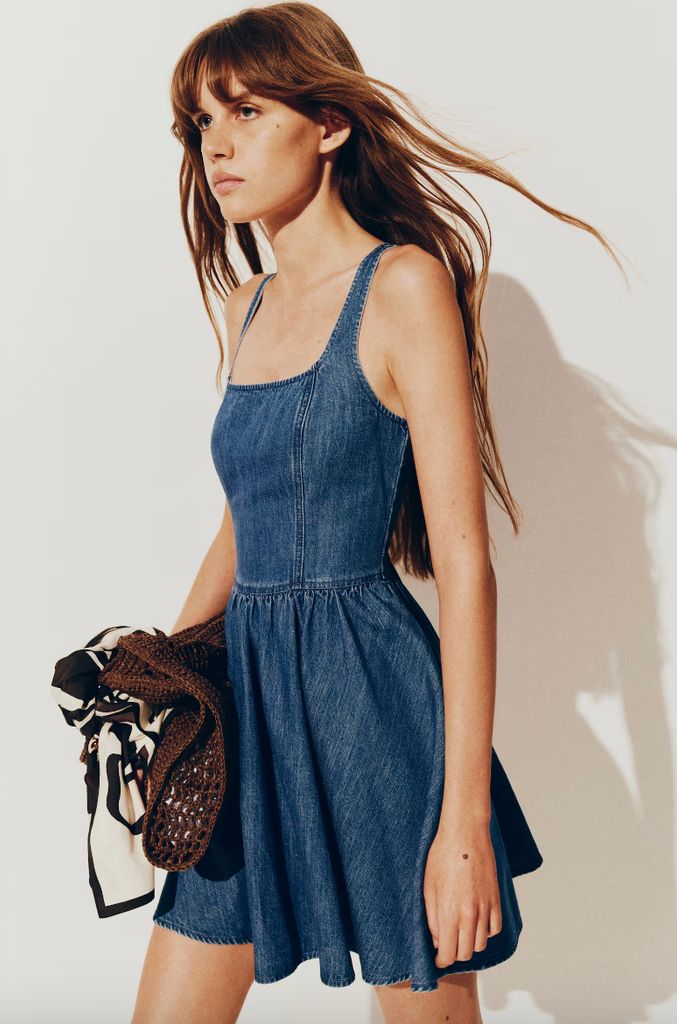 Gaun denim h & m rok berkobar