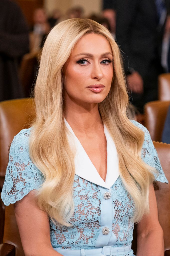 La fille de David Bowie et Iman fait des aveux surprenants sur la mort de son père 4 audience de Paris Hilton