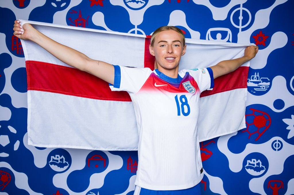 Chloé Kelly d'Angleterre pose pour un portrait lors de la session de portrait Euro 2025 de l'UEFA officielle