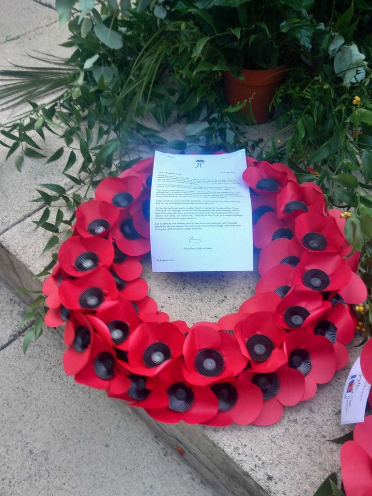 Wreath and letter written by Prince Harry