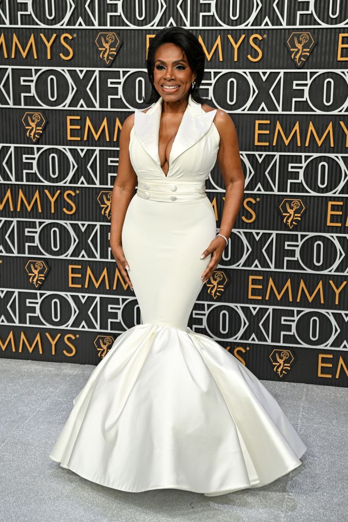  Sheryl Lee Ralph arrives for the 75th Emmy Awards at the Peacock Theatre at L.A. Live