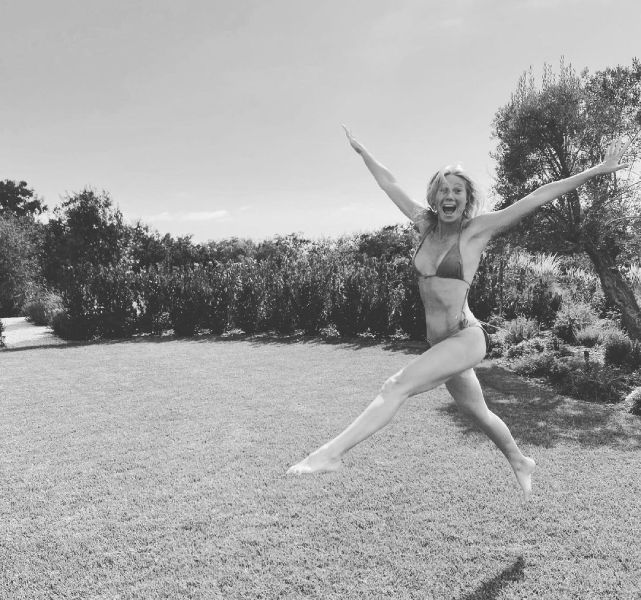 gwyneth paltrow bikini