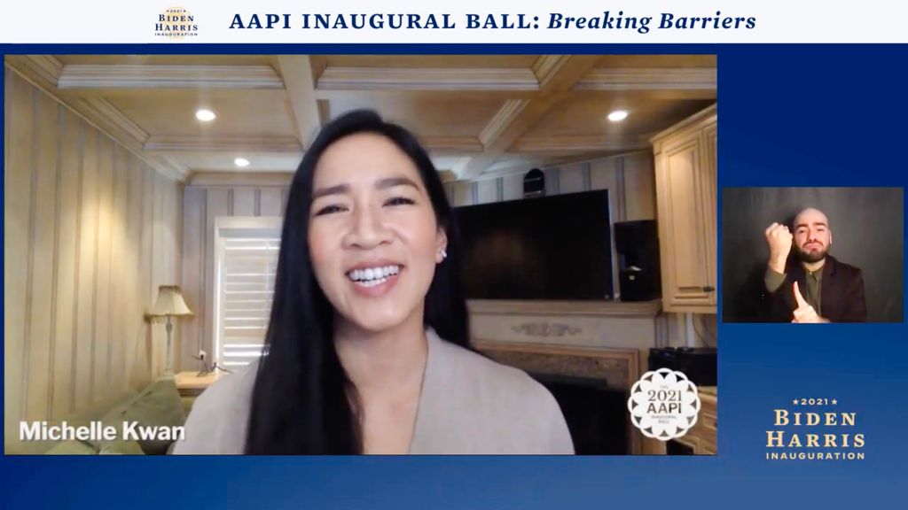 Que fait la patineuse artistique Michelle Kwan maintenant, 24 ans après ses derniers Jeux olympiques 2 Michelle Kwan s'exprime lors du bal inaugural de l'AAPI organisé par le comité inaugural de Biden le 19 janvier 2021.