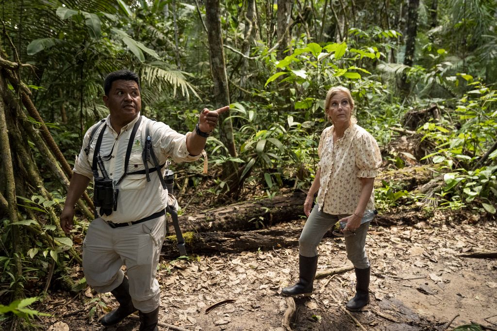 Rey Mozombite guiding Sophie through the Amazon