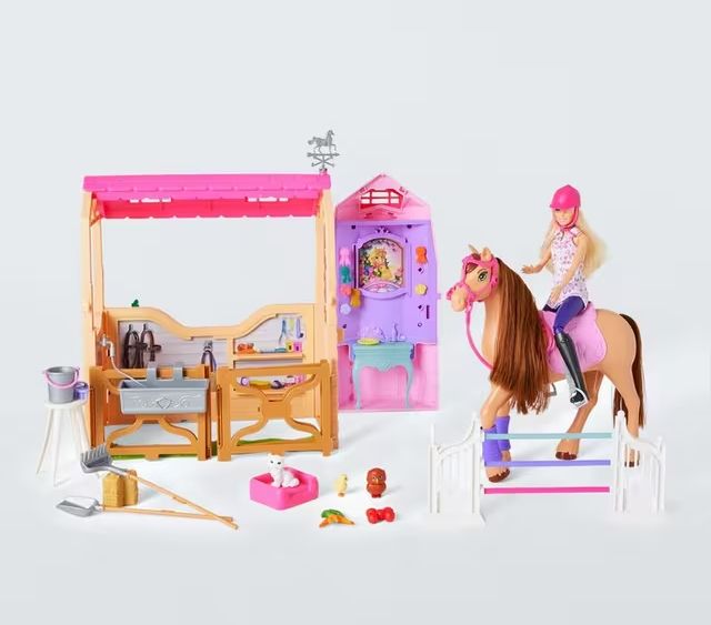 Barbie Mysteries The Great Horse Chase Ultimate Stable Playset