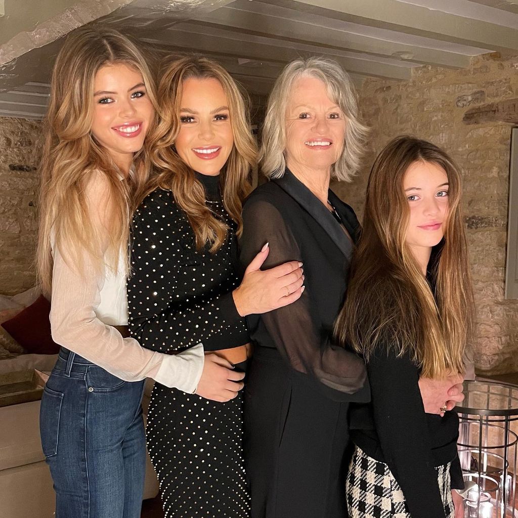 Amanda Holden with her mum and daughters 