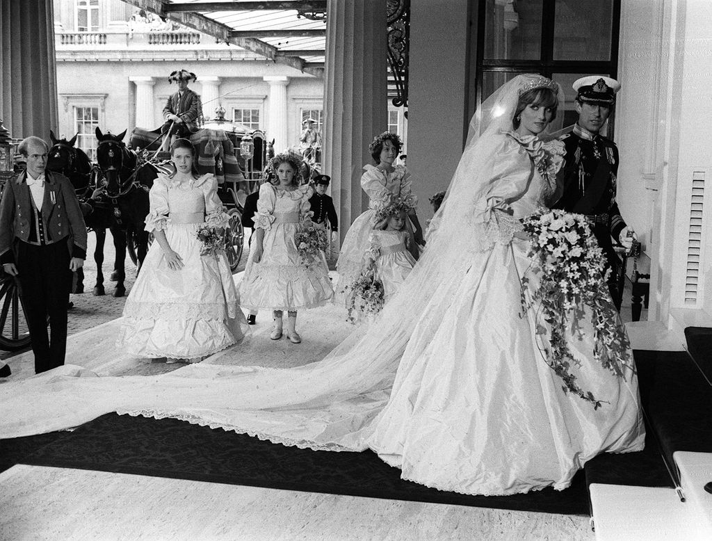 Inside Princess Diana S Final Fitting For Fairytale Princess Wedding Dress At Buckingham