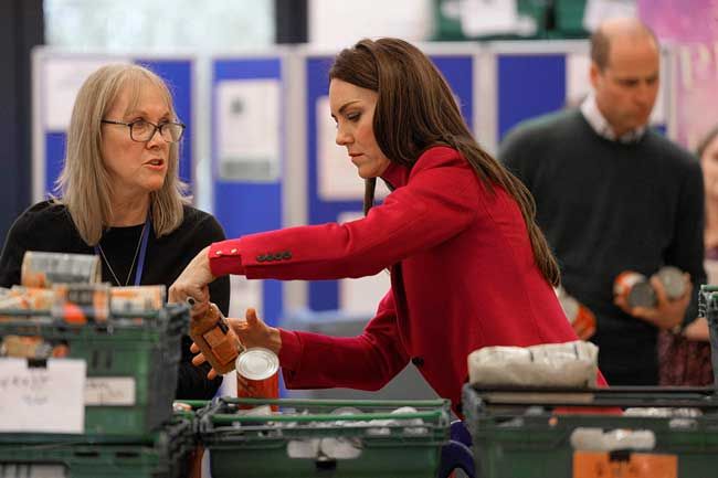 Princess of Wales organises food parcels