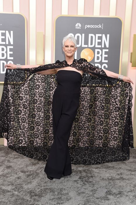 Jamie Lee Curtis' jaw-dropping transformation at 2023 Golden Globes - fans  react | HELLO!