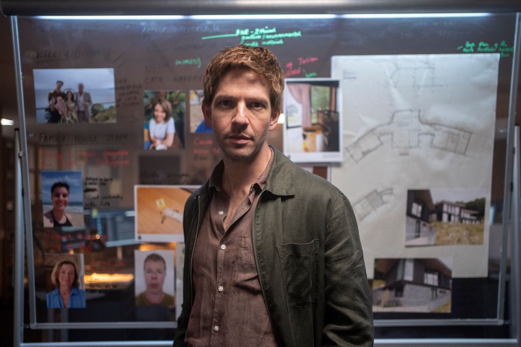 Damien Molony in Bergerac