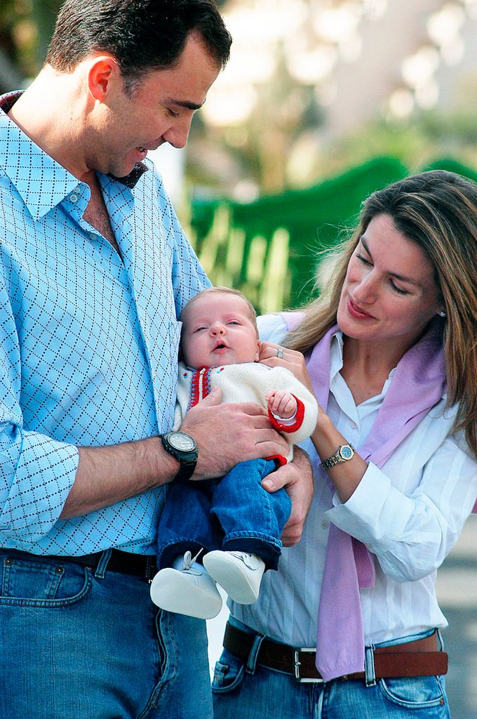 Prince Felipe, Letizia and their daughter Leonor in holidays in Lanzarote Island. (Photo by Dusko Despotovic/Corbis via Getty Images)