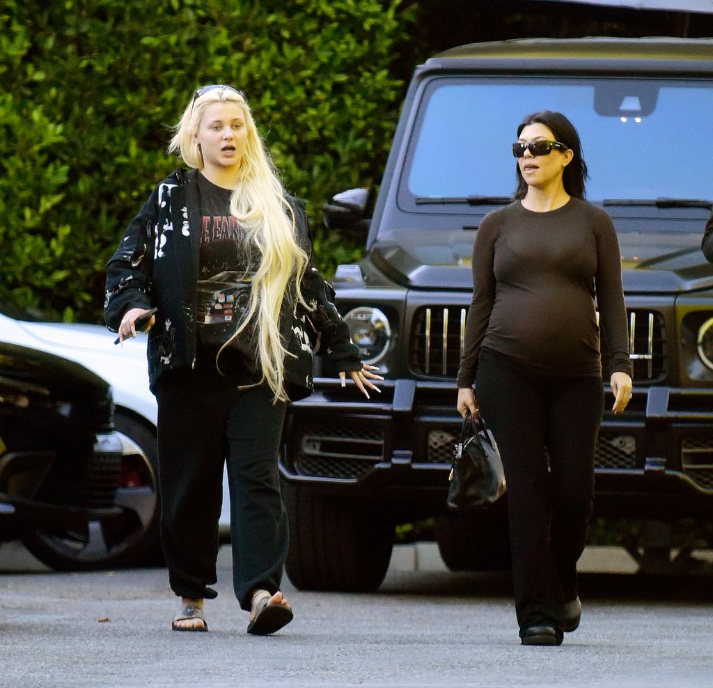 alabama barker kourtney kardashian walking la