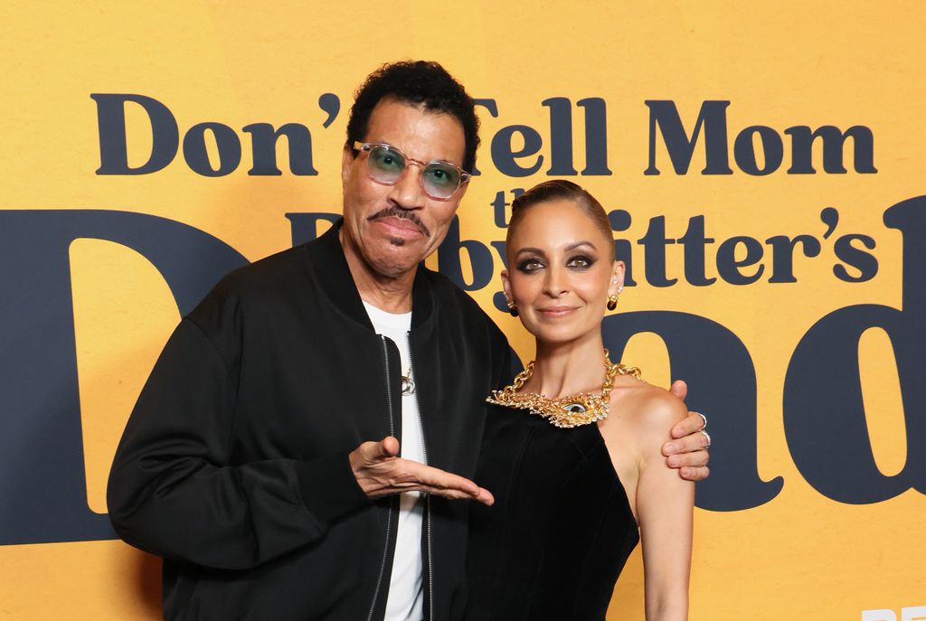 lionel richie with arm around nicole richie