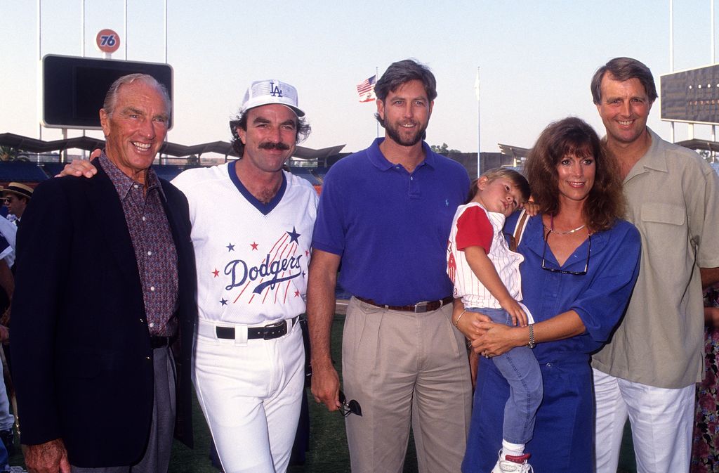 Tom Selleck with his dad and siblings