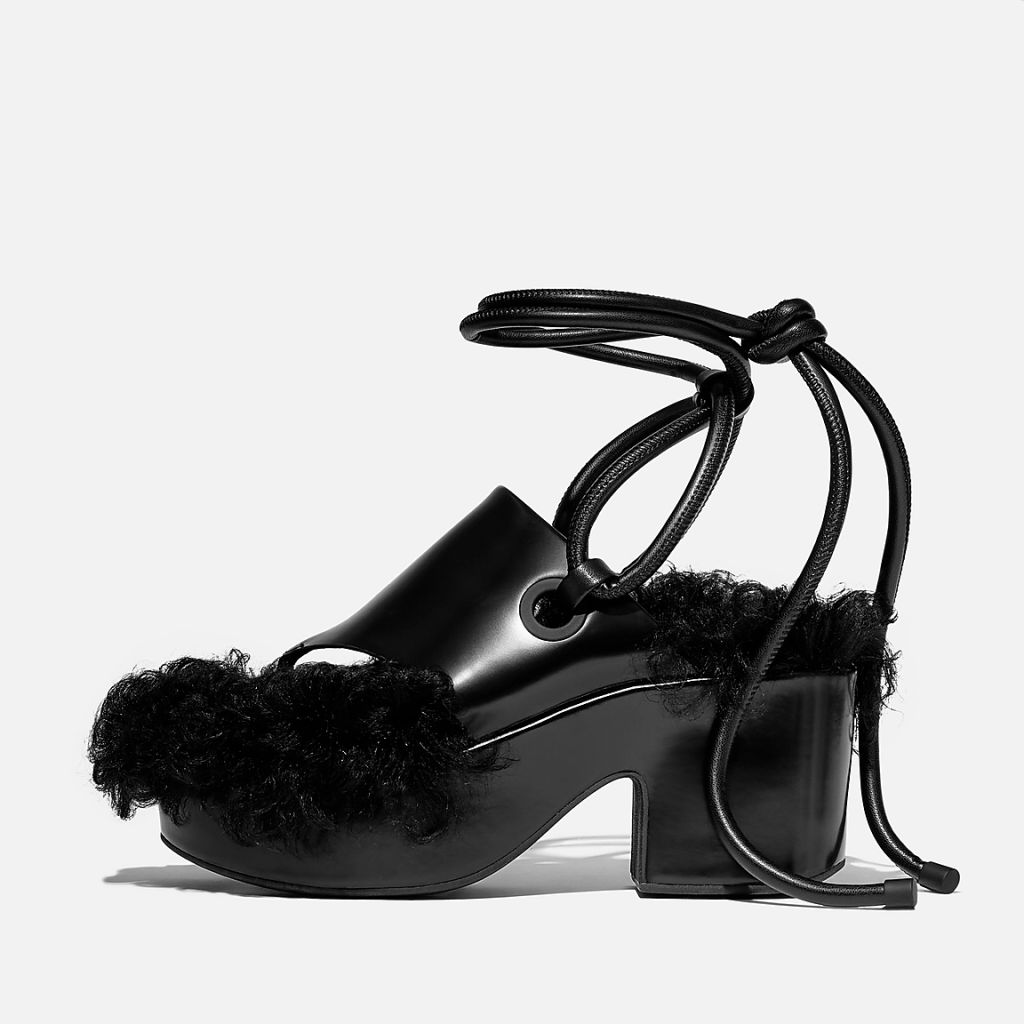 fitflop black wedges