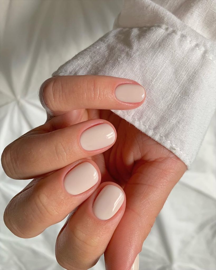 milky nails short manicure trend inspiration.