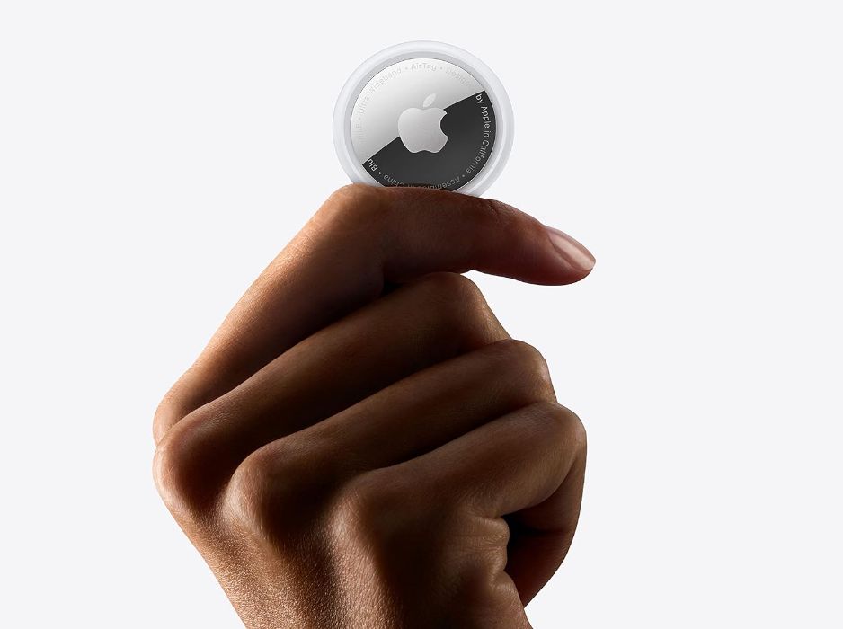 Apple AirTag for travel