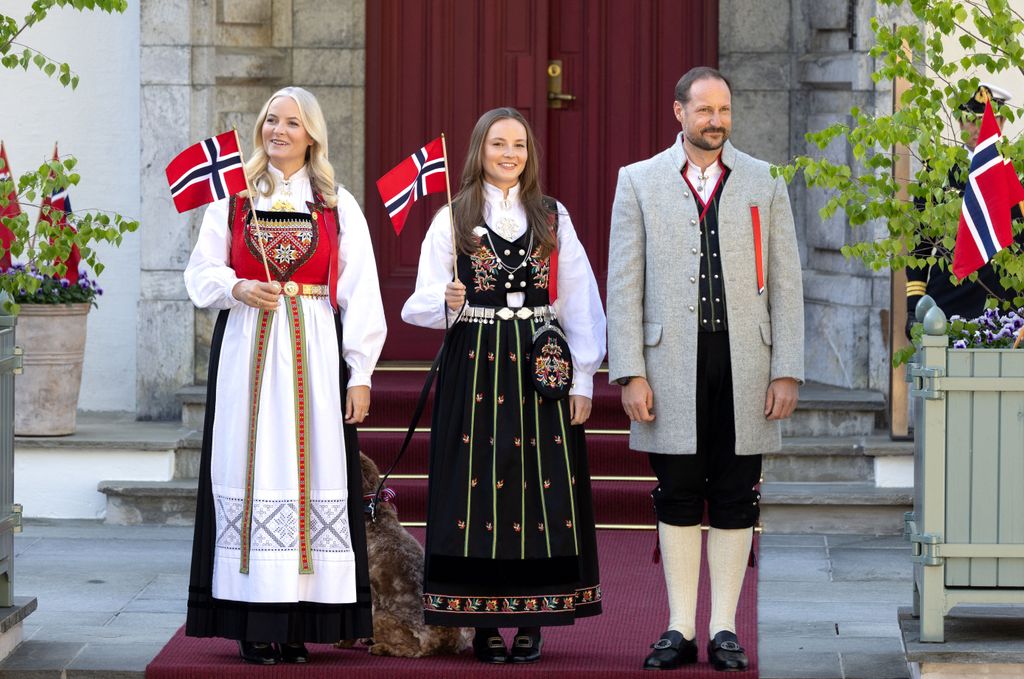 Crown Prince Haakon, Crown Princess Mette-Marit, Princess Ingrid in traditional dress