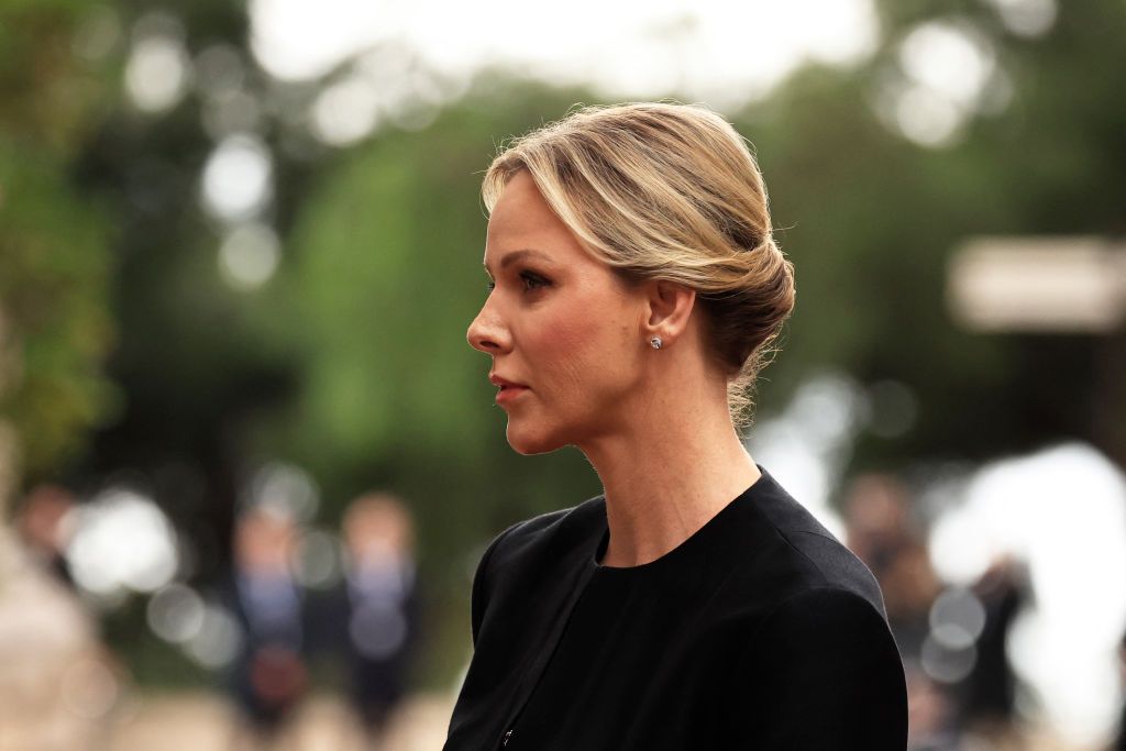 Princess Charlene menghadiri cincin pernikahan sans pemakaman