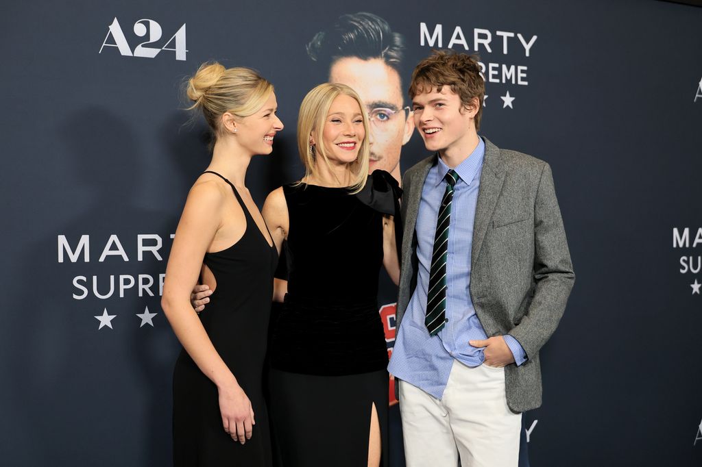 gwyneth paltrow apple and moses martin red carpet