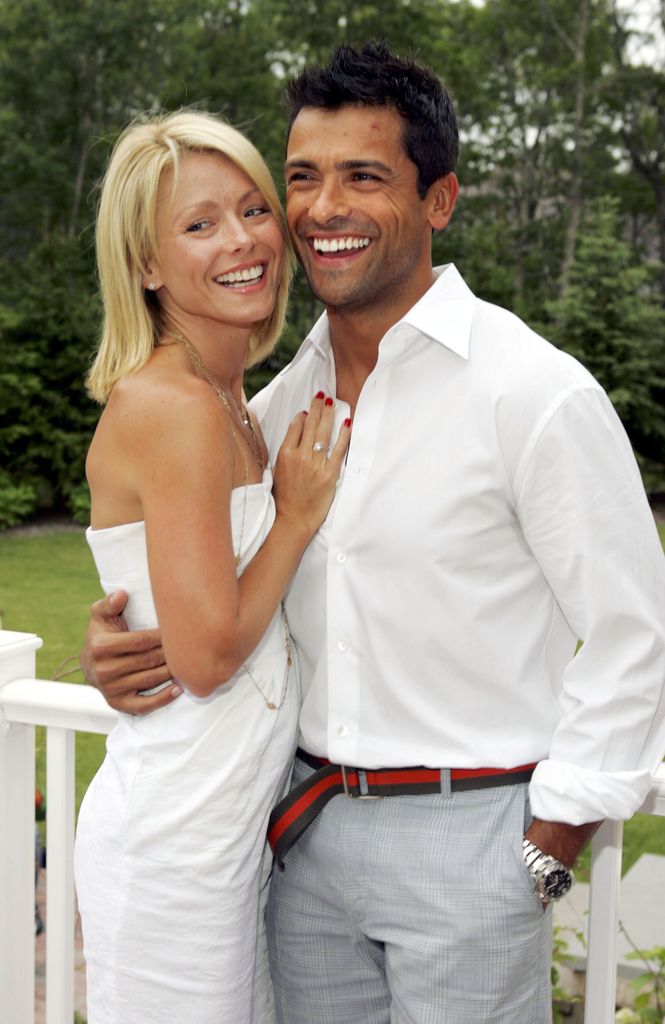 Kelly Ripa and Mark Consuelos look in love in throwback photo from 2006