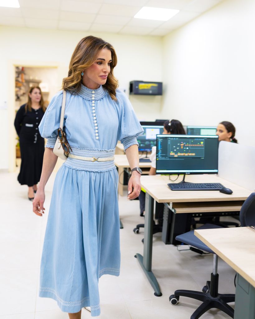 La reine Rania inaugure le 25ème centre culturel Zaha à Aqaba