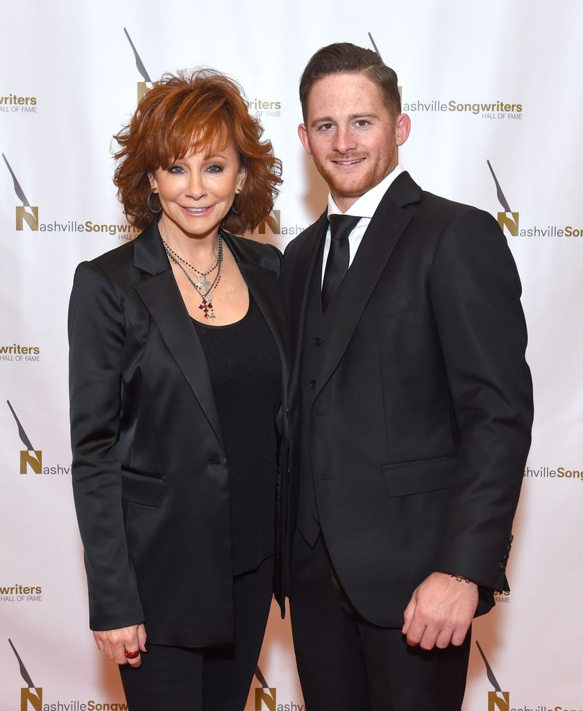 L'artiste country Reba McEntire et son fils Shelby Blackstock 