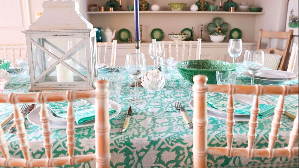 Green floral table