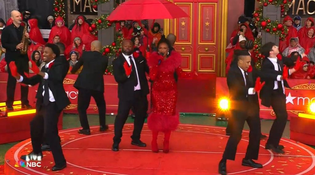 jennifer hudson red sequin dress macys thanksgiving day parade