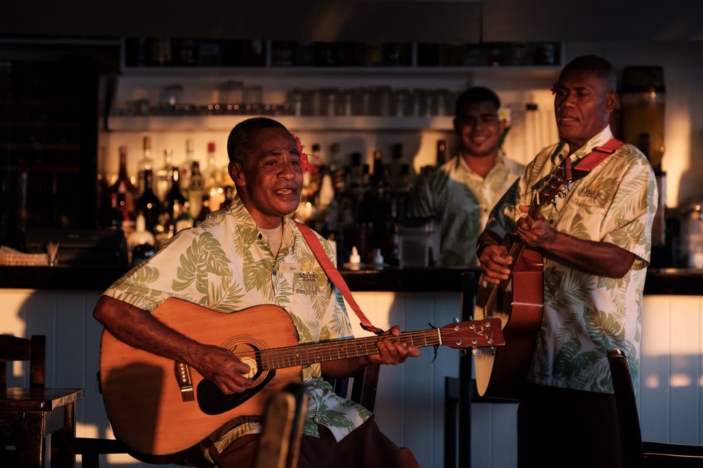 malolo island resort guitar