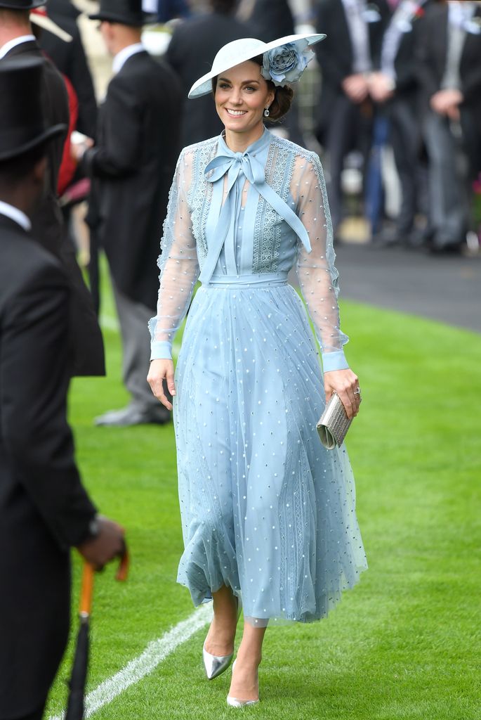 Kate Middleton usa azul en el Royal Ascot en 2019