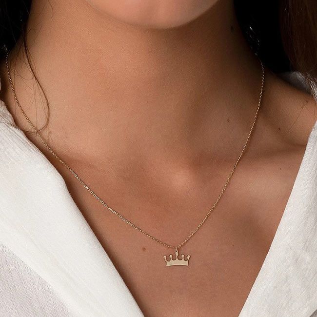 dainty crown necklace