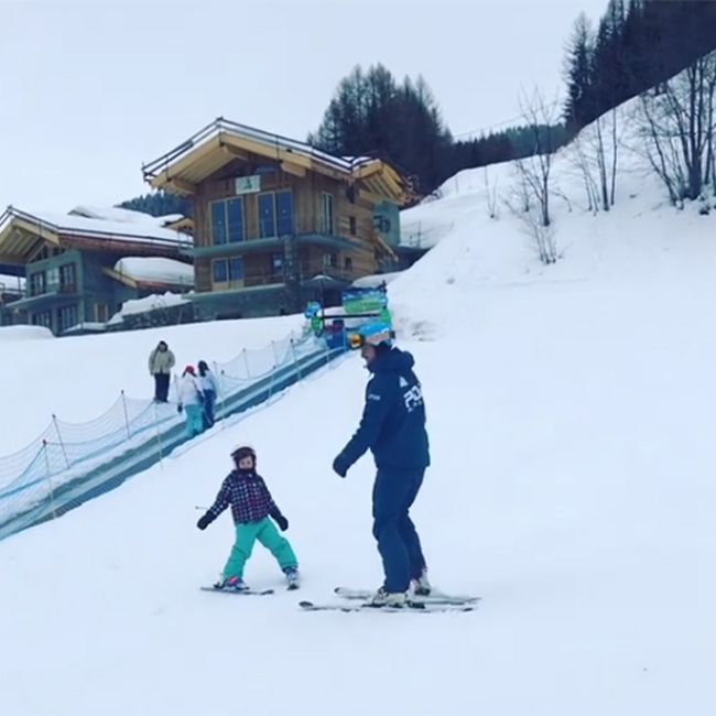 amelia skiing