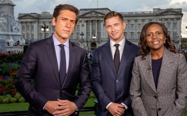 David Muir and colleagues outside Buckingham Palace