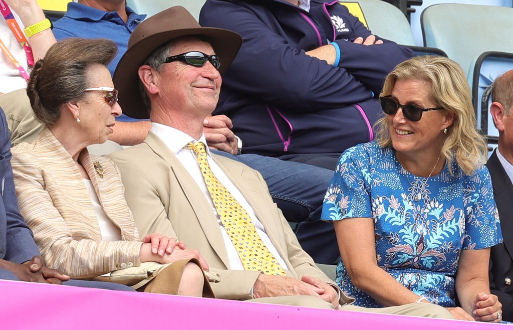 three people at commonwealth games 