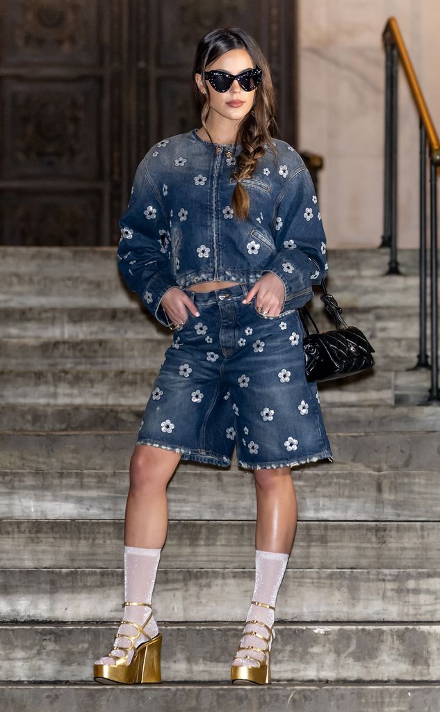 She Grace Mendelsohn is seen reaching the show Marc Jacobs 2025 in the New York Public Library on February 3, 2025 in New York City