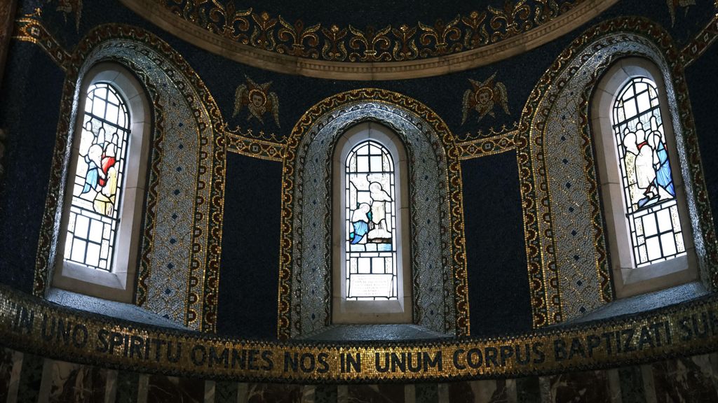 Inside the opulent Fitzrovia Chapel